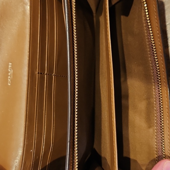Coach Wallet - Picture 5 of 5